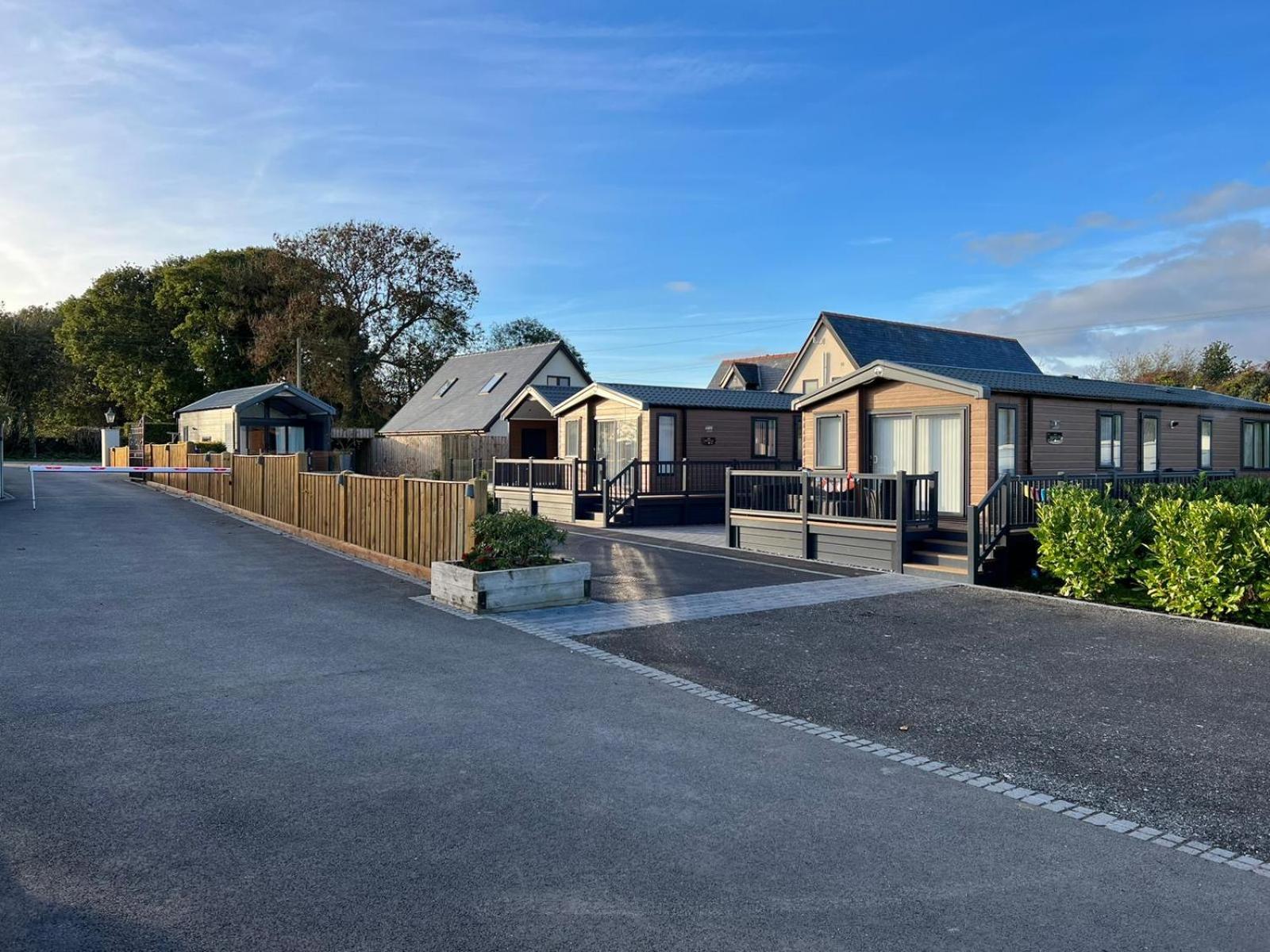 The Pods At Haulfryn Caravan Park Whitford ภายนอก รูปภาพ